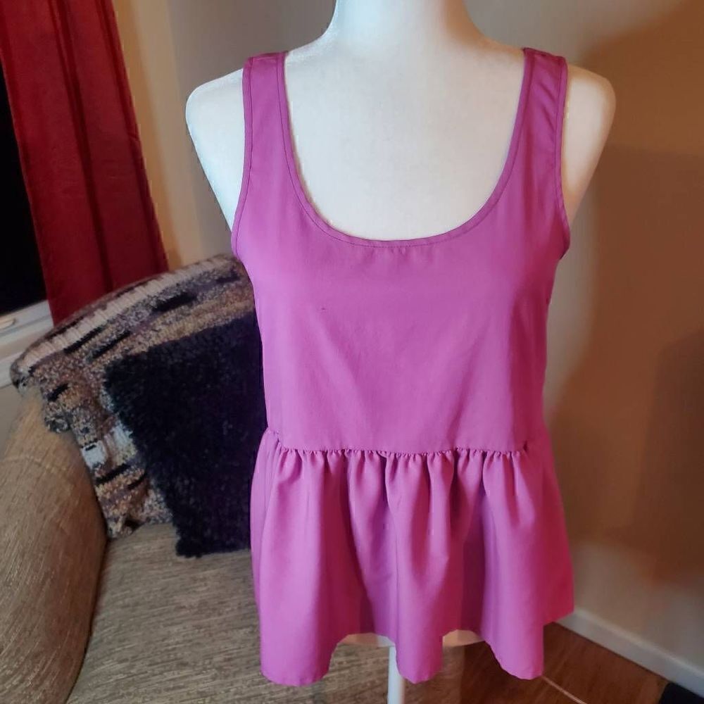 American Eagle fuschia peplum tank top S